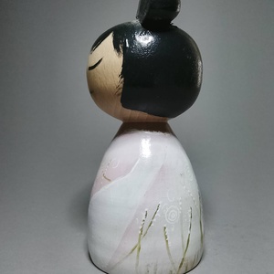 Kézzel készített egyedi Kokeshi - virág mintával - művészet - más gyűjtemények - Meska.hu