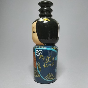 Kézzel készített egyedi Kokeshi - virág mintával - művészet - más gyűjtemények - Meska.hu