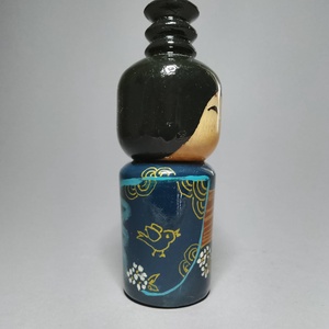 Kézzel készített egyedi Kokeshi - virág mintával - művészet - más gyűjtemények - Meska.hu