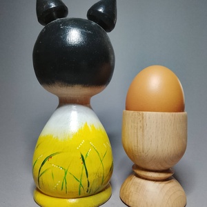 Kézzel készített egyedi Kokeshi cica - kóbormacska mintával, Művészet, Más gyűjtemények, Baba-és bábkészítés, Famegmunkálás, MESKA