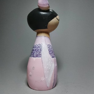 Kézzel készített egyedi Kokeshi macska - virág mintával - művészet - más gyűjtemények - Meska.hu