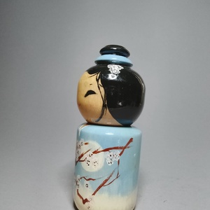 Kézzel készített egyedi Kokeshi - cseresznyevirág mintával - művészet - más gyűjtemények - Meska.hu