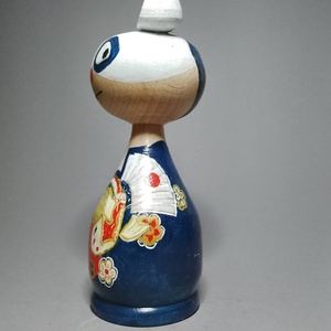 Kézzel készített egyedi Kokeshi macska - autentikus japán mintával - művészet - más gyűjtemények - Meska.hu