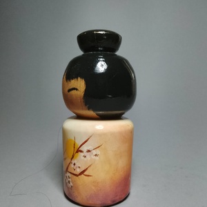 Kézzel készített egyedi Kokeshi - cseresznyevirág mintával - művészet - más gyűjtemények - Meska.hu