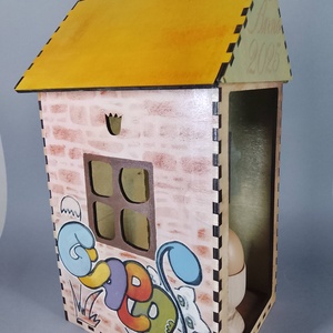 Egyedi, festett fa házikó - beleégetett díszítéssel - dekorációnak vagy játszani - a cicák külön vásárolhatók meg - játék & sport - szerepjáték - Meska.hu