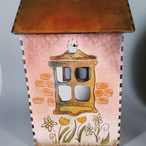 Egyedi, festett fa házikó - beleégetett díszítéssel - dekorációnak vagy játszani - a cicák külön vásárolhatók meg - játék & sport - szerepjáték - Meska.hu