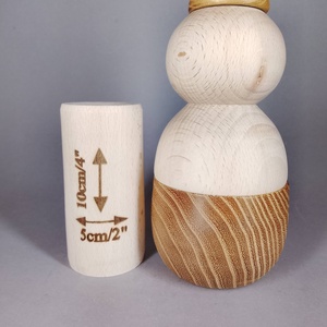 Kézzel készített dobozka, kalapos emberke fedővel - akác és bükk fából, Kellékek & szerszámok, Hobby fa alapanyag, Doboz, Baba-és bábkészítés, Famegmunkálás, MESKA