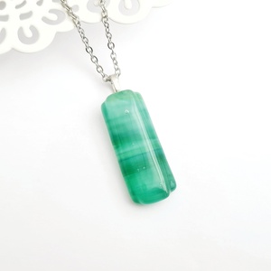 Zöld mintás üveg nyaklánc - ékszer - nyaklánc - medálos nyaklánc - Meska.hu