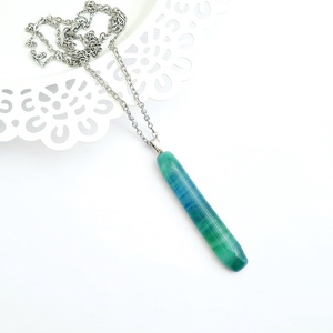 Hosszúkás zöld mintás üveg nyaklánc - ékszer - nyaklánc - medálos nyaklánc - Meska.hu