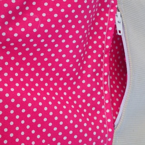 Pink pöttyös kistáska - táska & tok - kézitáska & válltáska - vállon átvethető táska - Meska.hu