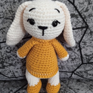 Amigurumi Nyuszika, Játék & Sport, Plüssállat & Játékfigura, Nyuszi, Horgolás, MESKA