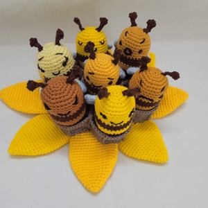 Amigurumi Méhkas-virág - játék & sport - plüssállat & játékfigura - más figura - Meska.hu