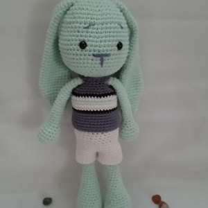 Amigurumi Nyuszifiú 2, Játék & Sport, Plüssállat & Játékfigura, Nyuszi, Horgolás, MESKA
