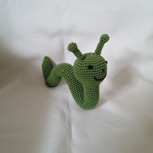 Amigurumi Zöld kukac, Játék & Sport, Plüssállat & Játékfigura, Plüss mesefigurák, Horgolás, MESKA