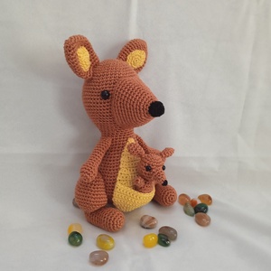 Amigurumi Kenguru - játék & sport - plüssállat & játékfigura - más figura - Meska.hu