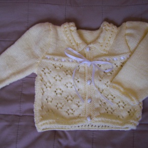 Kötött krém színű baba kardigán és sapi - játék & sport - baba & babaház - játékbaba, babakellék - Meska.hu