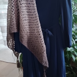 Beige ombre nagyméretű horgolt vállkendő  - ruha & divat - sál, sapka, kendő - vállkendő - Meska.hu