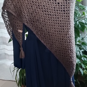 Beige ombre nagyméretű horgolt vállkendő  - ruha & divat - sál, sapka, kendő - vállkendő - Meska.hu