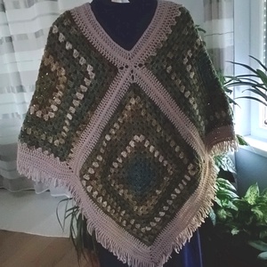 Zöldes- beige tarka  poncsó, Ruha & Divat, Sál, Sapka, Kendő, Fejpánt, Kötés, Horgolás, MESKA