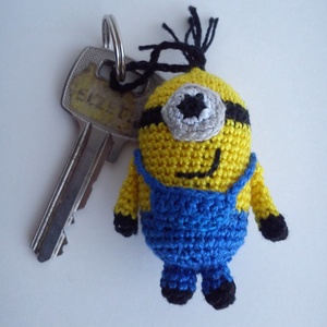 Minion -horgolt kulcstartó -  - Meska.hu
