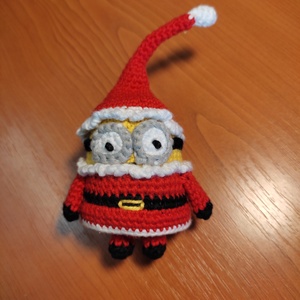 Horgolt karácsonyi minion: Bob a Mikulás  - játék & sport - baba & babaház - baba - Meska.hu