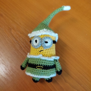 Horgolt karácsonyi minion: Kevin a karácsonyi manó  - játék & sport - baba & babaház - baba - Meska.hu