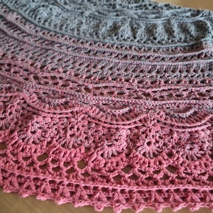 Fordított rozsda: Horgolt csipke mintás félhold kendő - ruha & divat - sál, sapka, kendő - vállkendő - Meska.hu