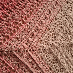 Barbie: Horgolt csipke mintás kendő - ruha & divat - sál, sapka, kendő - vállkendő - Meska.hu