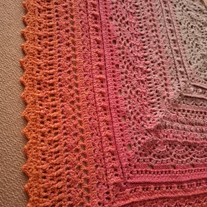 Barbie: Horgolt csipke mintás kendő - ruha & divat - sál, sapka, kendő - vállkendő - Meska.hu