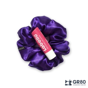 Lila szaténselyem hajgumi scrunchie - ruha & divat - hajdísz & hajcsat - hajgumi - Meska.hu
