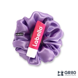 Milka-lila szaténselyem hajgumi scrunchie - ruha & divat - hajdísz & hajcsat - hajgumi - Meska.hu