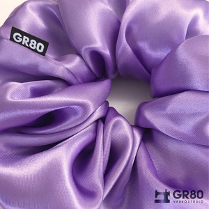 ÓRIÁS, Milka-lila szaténselyem hajgumi scrunchie - ruha & divat - hajdísz & hajcsat - hajgumi - Meska.hu