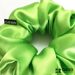 Kiwizöld szaténselyem hajgumi scrunchie, Ruha & Divat, Hajdísz & Hajcsat, Hajgumi, Varrás, MESKA