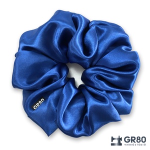 Királykék szaténselyem hajgumi scrunchie - ruha & divat - hajdísz & hajcsat - hajgumi - Meska.hu