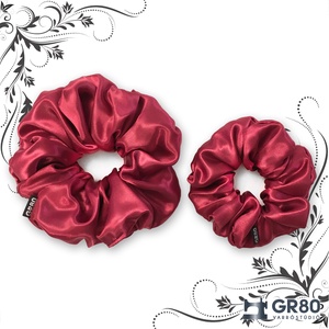 Bordó selyem hajgumi (scrunchie) kiváló minőségű vastagabb szaténból. Normál vagy óriás XXL méretben választható - ruha & divat - hajdísz & hajcsat - hajgumi - Meska.hu