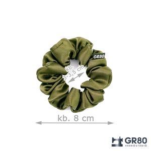 Mini, olívazöld selyem hajgumi scrunchie - ruha & divat - hajdísz & hajcsat - hajgumi - Meska.hu