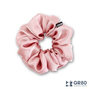 Hajgumi / scrunchie prémium minőségű, mályva szatén selyemből. Átmérője kb. 12 cm, Ruha & Divat, Hajdísz & Hajcsat, Hajgumi, Varrás, MESKA