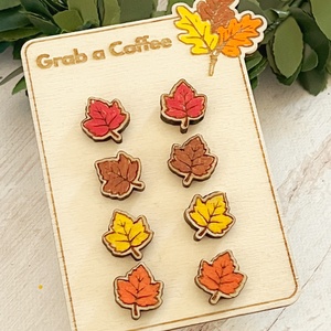 4 pár bedugós levél fülbevaló szett � színes fa levelek fatáblán - ékszer - fülbevaló - pötty fülbevaló - Meska.hu