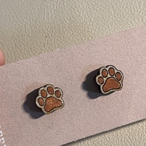 Mancs - fából készült bedugós fülbevaló - ékszer - fülbevaló - pötty fülbevaló - Meska.hu