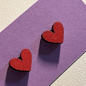 Apró fa bedugós szív fülbevaló � letisztult, romantikus kiegészítő, Ékszer, Fülbevaló, Pötty fülbevaló, Famegmunkálás, MESKA