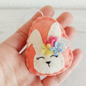 Virágos nyuszi tojás - gyapjúfilcből készült húsvéti dekoráció - Meska.hu