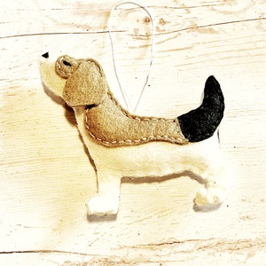 Filc beagle kutyus függő dísz - otthon & életmód - dekoráció - fali és függő dekoráció - függődísz - Meska.hu