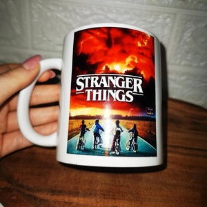 Stranger Things bögre - otthon & életmód - konyhafelszerelés, tálalás - tálalás - bögre & csésze - Meska.hu