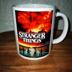 Stranger Things bögre, Otthon & Életmód, Konyhafelszerelés, tálalás, Tálalás, Bögre & Csésze, Kerámia, Mindenmás, MESKA