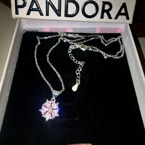 Ezüst Cirkónia Cseresznyevirág nyaklánc, Ékszer, Nyaklánc, Medálos nyaklánc, Mindenmás, Ékszerkészítés, S925 sterling ezüst nyaklánc – Cseresznyevirág medál drágakővel

Teljesen új állapotú S925 sterling..., MESKA