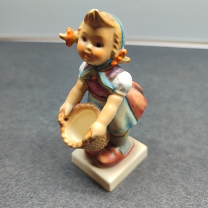 Goebel Hummel porcelán figura  - Meska.hu