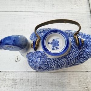 Vintage, thai porcelán, kézzel festett, kacsa teáskanna sárgaréz fogantyúval - otthon & életmód - konyhafelszerelés, tálalás - tálalás - teás- és kávés pohár, készlet - Meska.hu