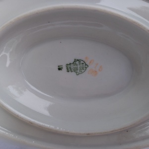 Zsolnay porcelán_6 személyes koronás, pajzspecsétes étkészlet - otthon & életmód - konyhafelszerelés, tálalás - tálalás - tányér & étkészlet - Meska.hu