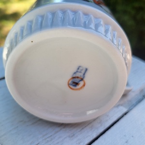 Zsolnay porcelán_mesejelenetes, szoknyás bögre - otthon & életmód - konyhafelszerelés, tálalás - tálalás - bögre & csésze - Meska.hu