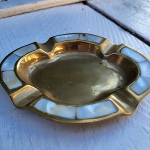 Sárgaréz, gyöngyházberakásos hamutál, Otthon & Életmód, Dekoráció, Asztal és polc dekoráció, Hamutál, öngyújtó, pipa, , MESKA